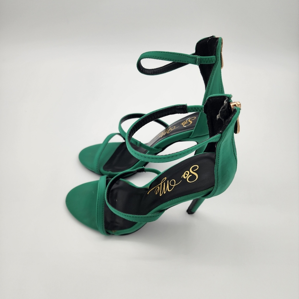 So Me Shoe, green strap high heel shoe, although pre-owned in great condition,